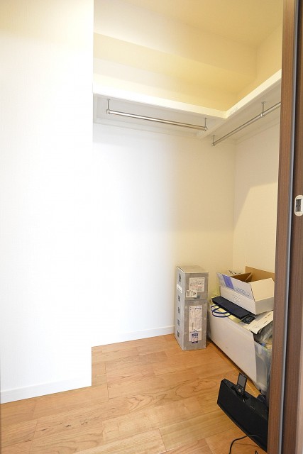 日商岩井豪徳寺マンション　7.4帖洋室WIC