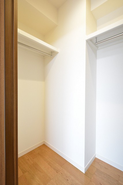 日商岩井豪徳寺マンション　7.4帖洋室WIC