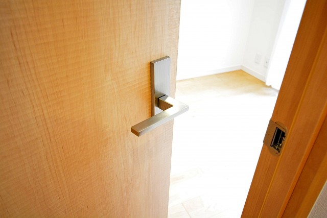 クレール荻窪　4.4帖洋室ドア