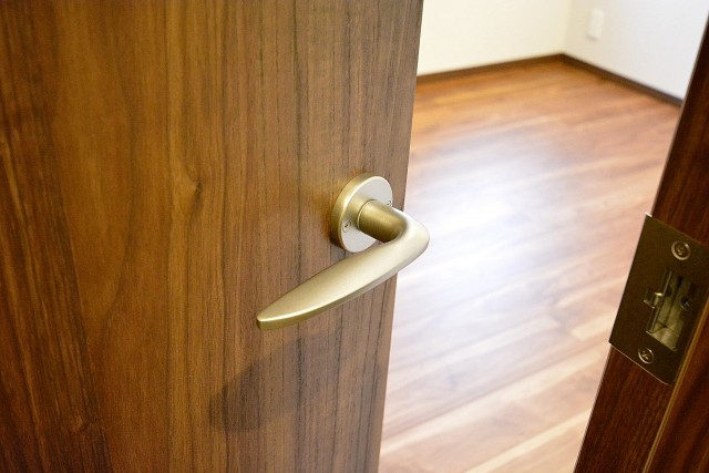 第２桜新町ヒミコマンション　6.0帖洋室ドア