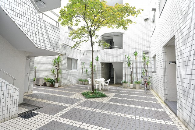 クレール荻窪　中庭