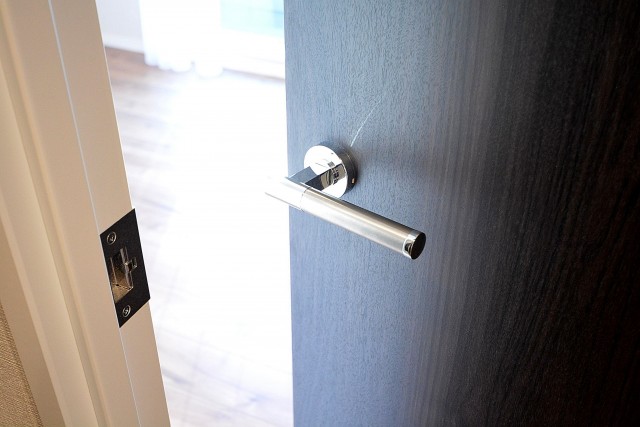 ヴィラロイヤル代々木　5.8帖洋室ドア