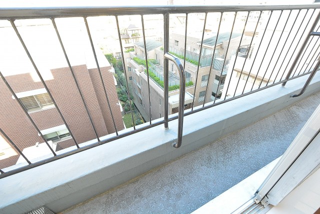 ヴィラロイヤル代々木　5.8帖洋室バルコニー
