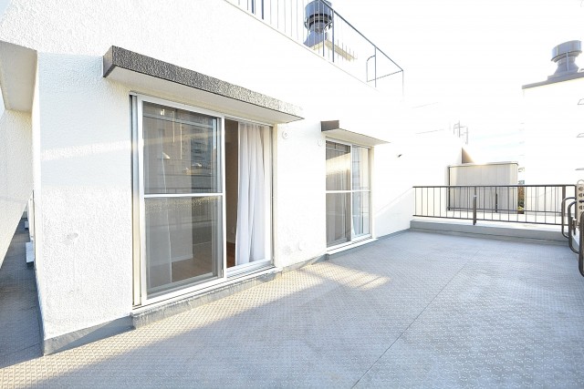 ヴィラロイヤル代々木　22㎡のルーフバルコニー