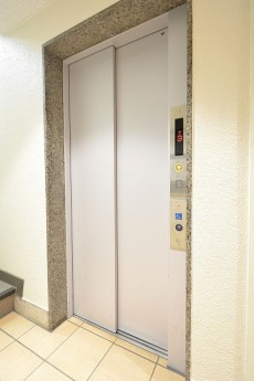 ライオンズマンション市ヶ谷　エレベーター
