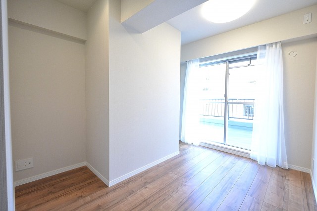 ヴィラロイヤル代々木　5.3帖洋室