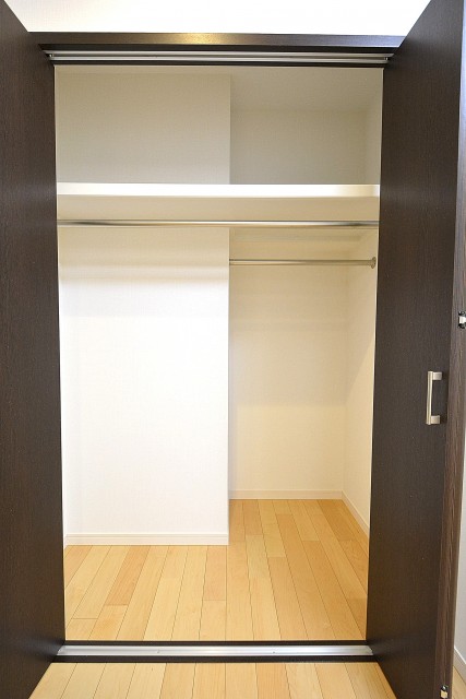 ライオンズマンション市ヶ谷　4.4帖洋室のクローゼット