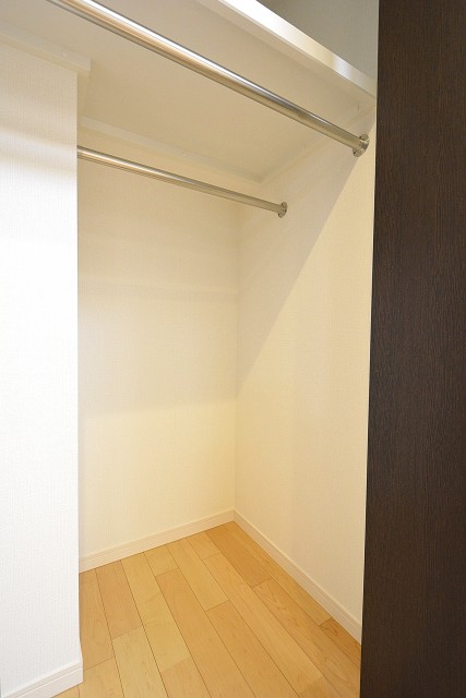 ライオンズマンション市ヶ谷　4.4帖洋室のクローゼット