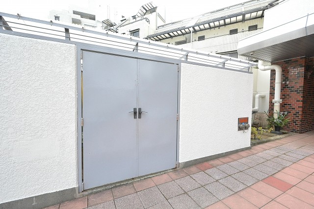 朝日目白台マンション　ゴミ置き場