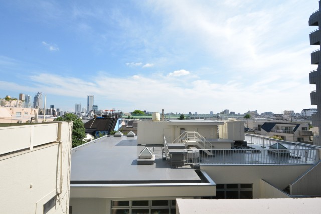 中野永谷マンション　ベランダ