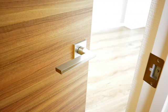 朝日目白台マンション　6.0帖洋室ドア