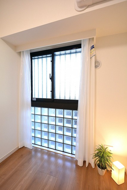 藤和シティホームズ高輪台　5.8帖洋室窓