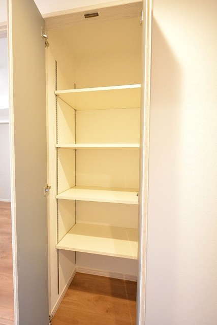 藤和シティホームズ高輪台　廊下収納