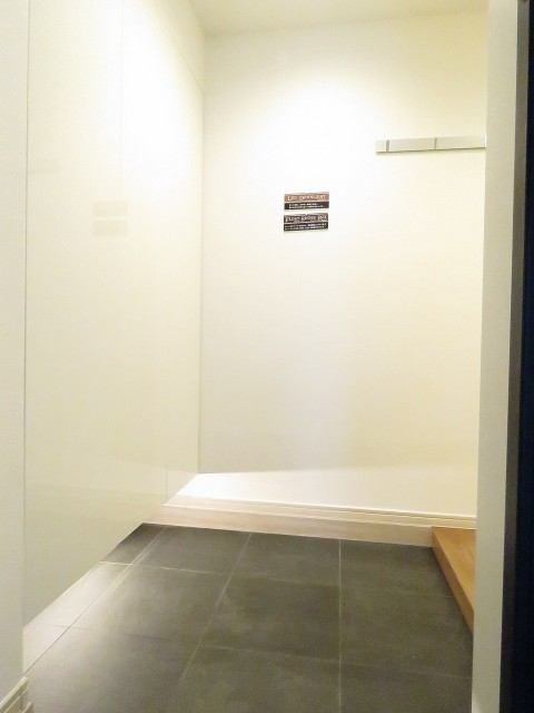 エクサージュ海岸　玄関ホール