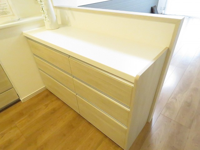 エクサージュ海岸　カップボード