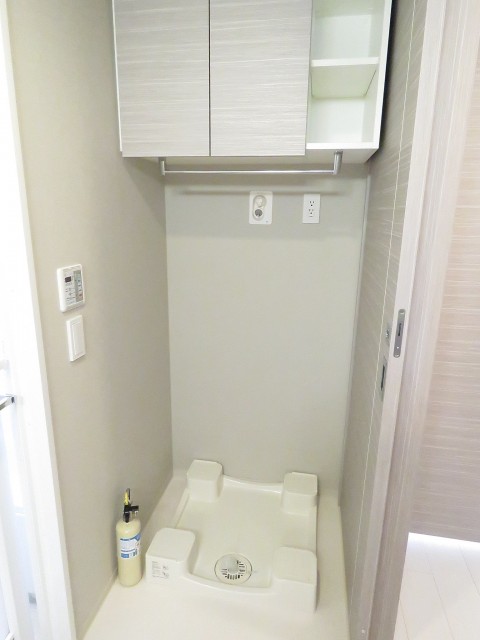 ライオンズ千代田三崎町　洗濯機置場