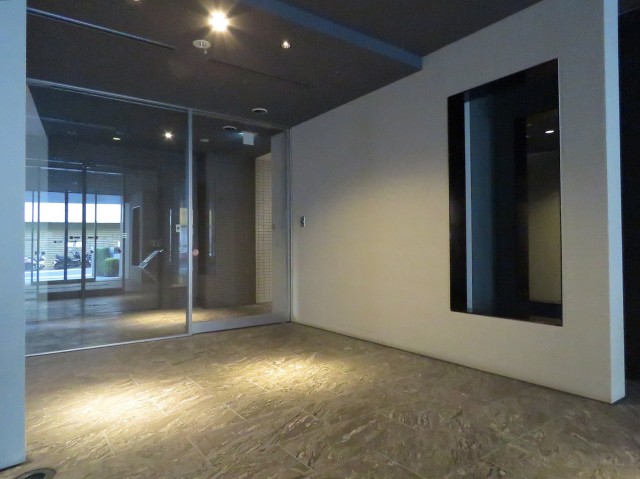 ライオンズ千代田三崎町　エントランス