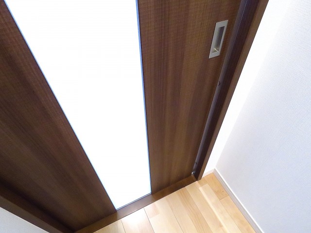 氷川アネックス2号館　LDK扉