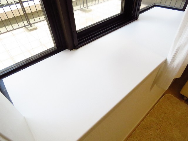 氷川アネックス2号館　リビング出窓