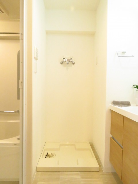 ライオンズマンション神楽坂第3　洗濯機置場