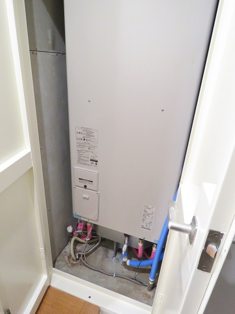 ライオンズマンション神楽坂第3　電気温水器