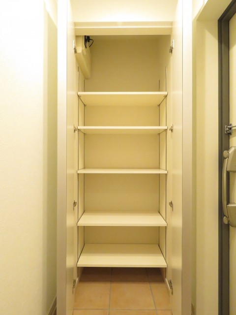 スタジオエアー白金　シューズクローク