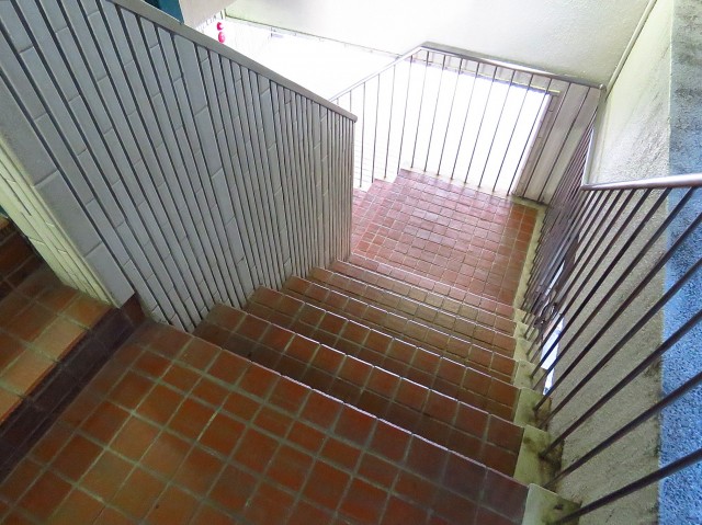 ダイアパレス戸越　共用階段