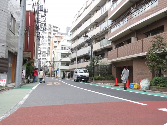スタジオエアー白金　前面道路