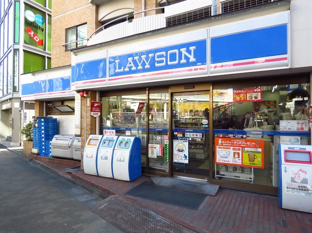 ルモン広尾　1階コンビニ