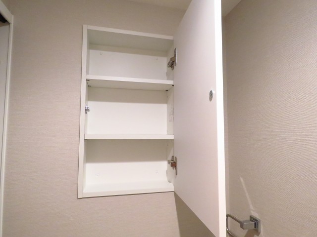 玉川スカイハイツ　トイレ収納
