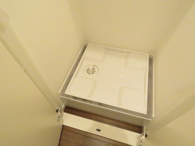 秀和第二神宮レジデンス　洗濯機置場