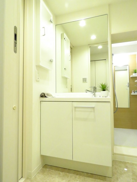 秀和代官山レジデンス　洗面化粧台