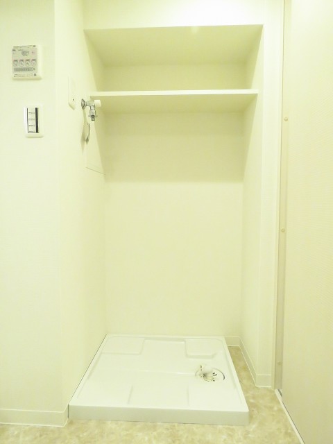 秀和代官山レジデンス　洗濯機置場