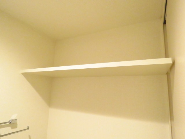 秀和代官山レジデンス　トイレ棚