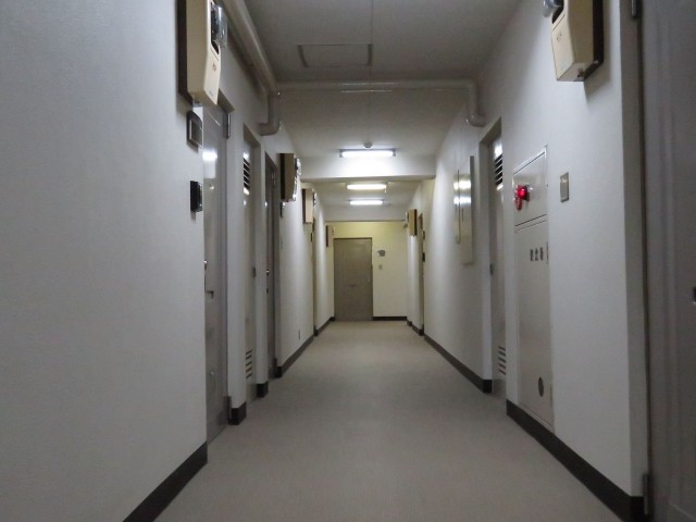 シャトレー代々木　共用廊下