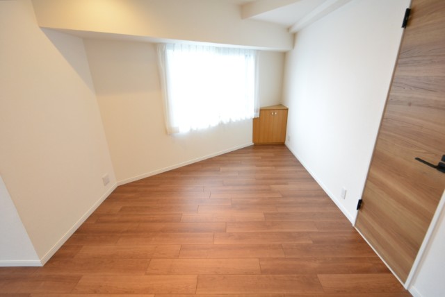 ユニーブル新宿西 洋室