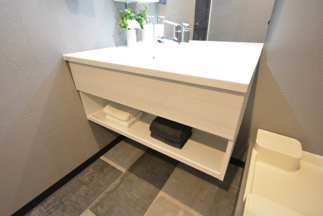 ブロードウェイ 洗面室