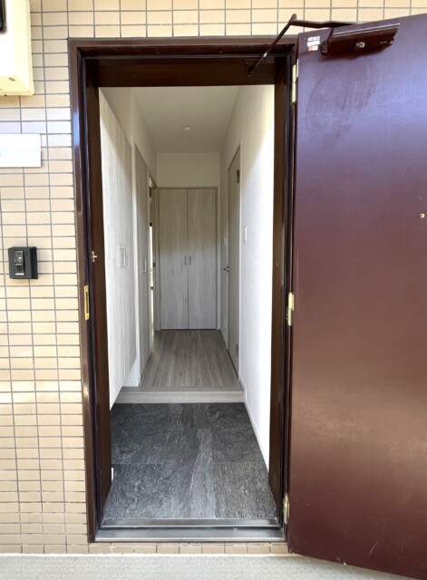 ビリジアン学芸大学 廊下玄関