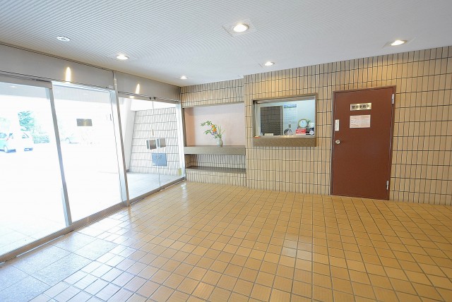 日商岩井豪徳寺マンション (67)　エントランス