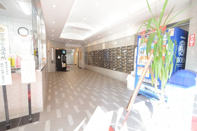 シャトレ市ヶ谷 エントランス