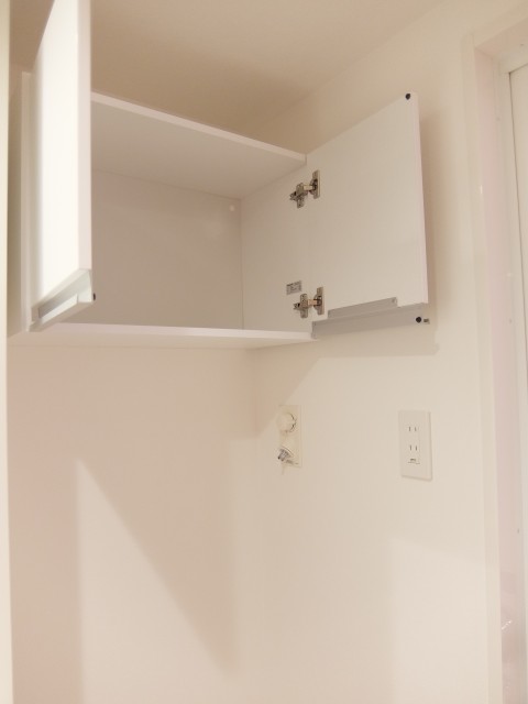 ベイクレストタワー＿洗濯機置場収納