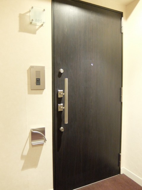 ベイクレストタワー＿玄関扉