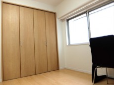 池ノ上グロリアハイツ　4.5帖洋室収納