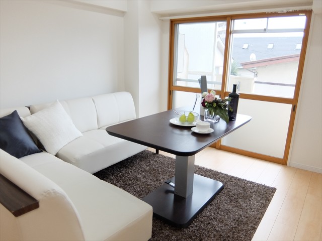 池ノ上グロリアハイツ　リビングダイニング