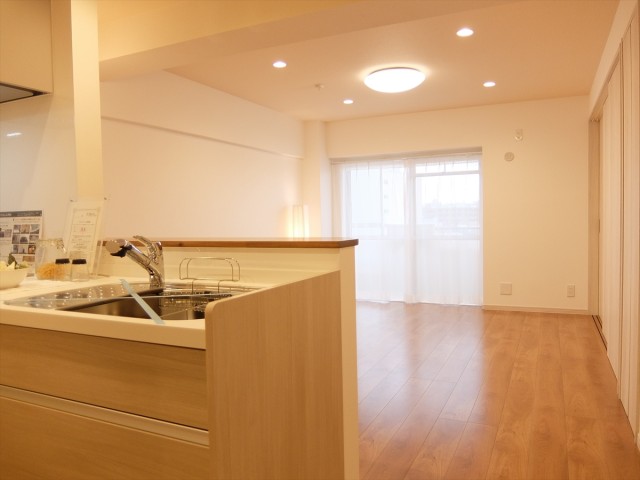 池ノ上グロリアハイツ　リビングダイニング