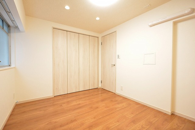 シャトー東洋南青山　6.3帖洋室