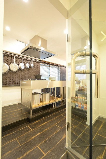 秀和第2北青山レジデンス　約12.5帖LＤＫ入口