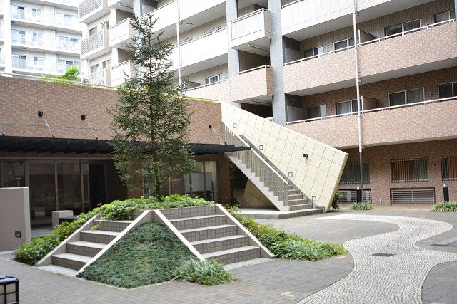 シティウインズ品川ガーデンコート　中庭