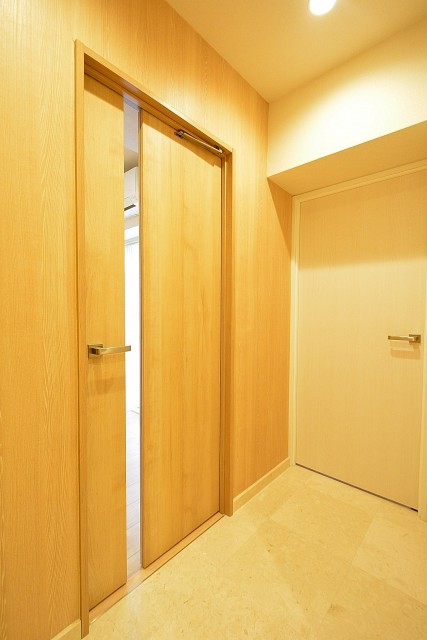 ライオンズマンション三軒茶屋　廊下