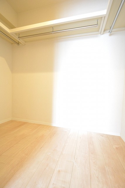 ライオンズマンション三軒茶屋　洋室WIC